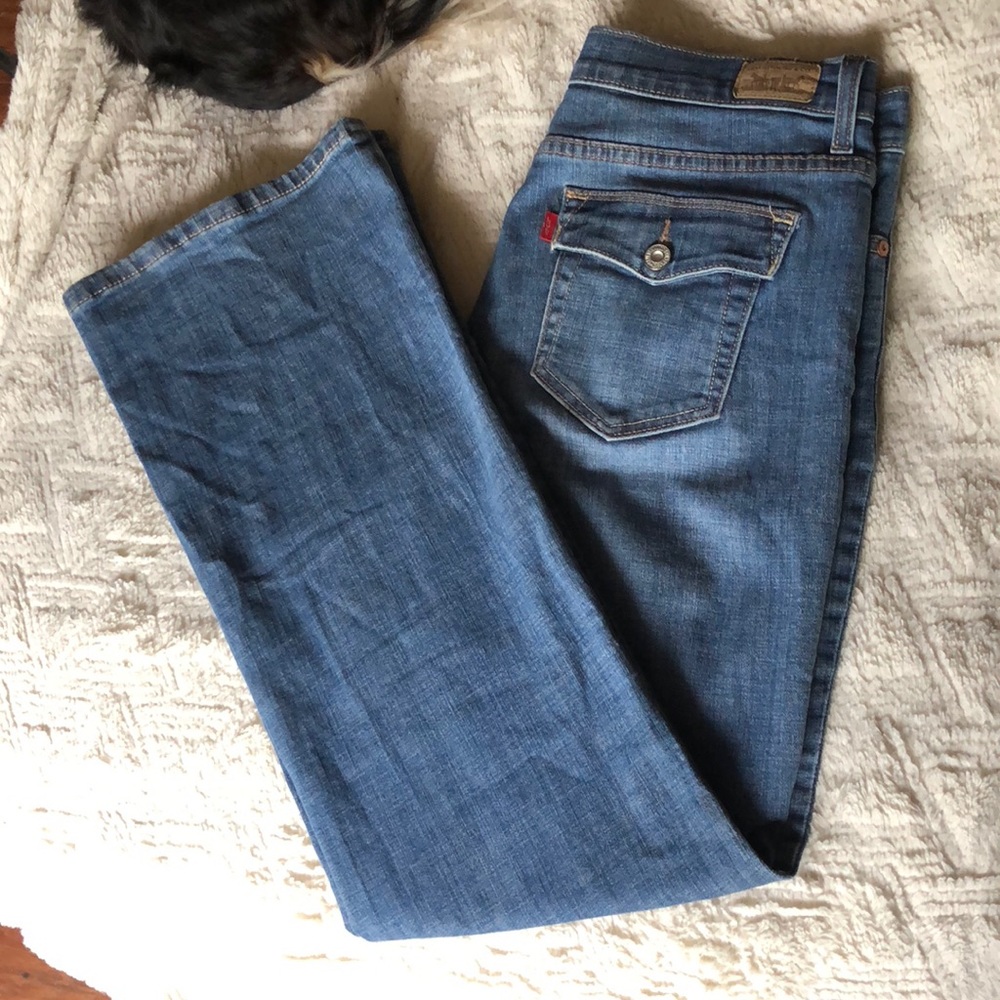 Levi’s perfectly slimming bootcut jeans